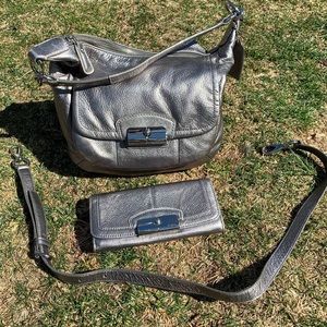 🌻Coach Silver Leather Kristin Crossbody & Wallet